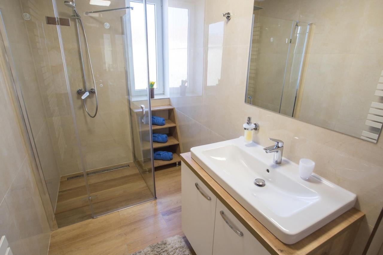 City Apartment Poprad Eksteriør bilde