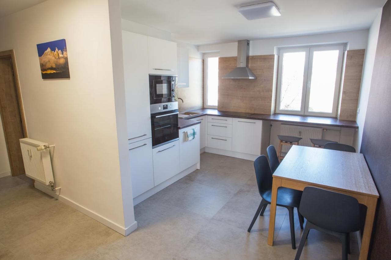 City Apartment Poprad Eksteriør bilde