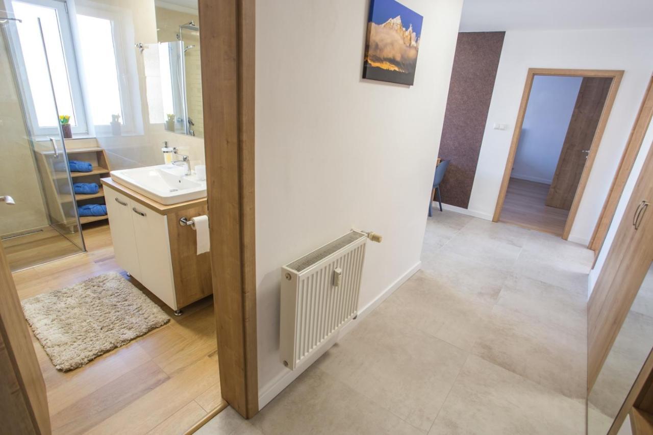 City Apartment Poprad Eksteriør bilde