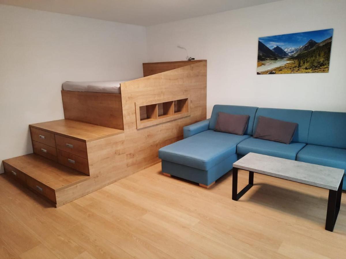 City Apartment Poprad Eksteriør bilde